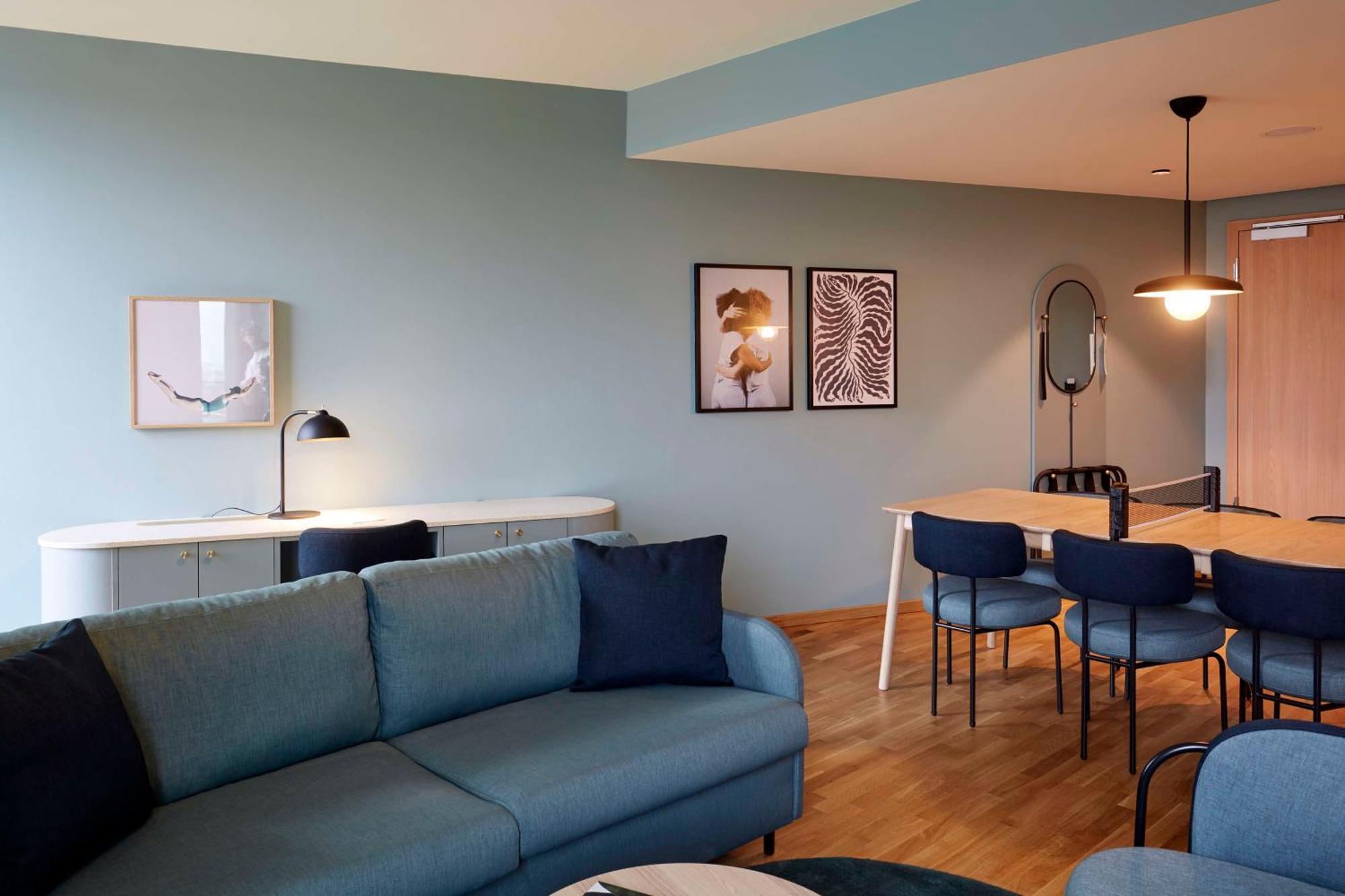 Master Suite access to lounge „Living room"